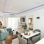 Lazuli & Pool 501 Apartment
