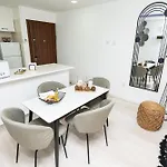 Lazuli & Pool 501 Apartment *