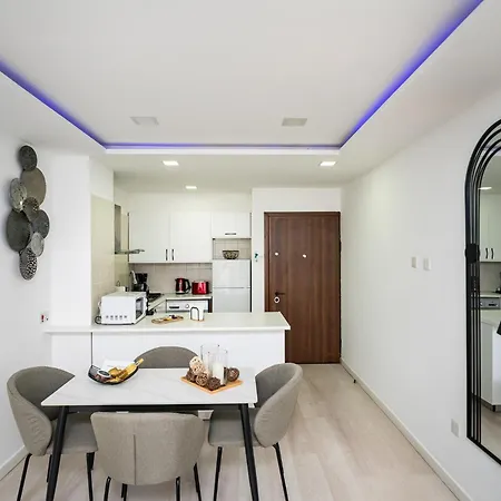 Lazuli & Pool 501 Апартаменты *