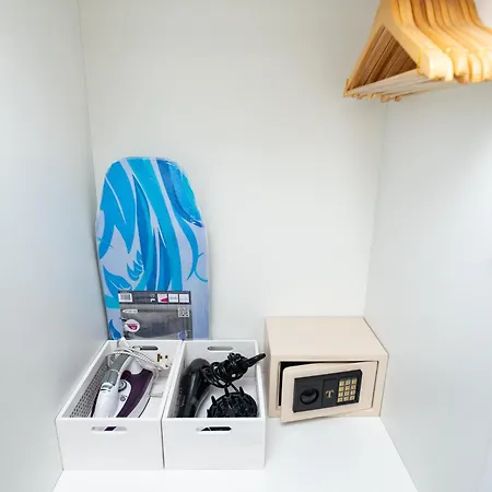 Lazuli & Pool 501 Ларнака