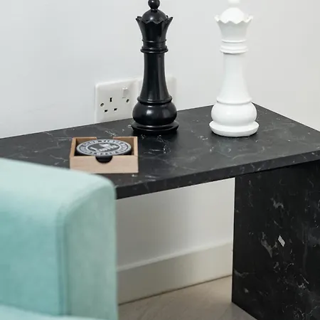 Lazuli & Pool 501 * Ларнака