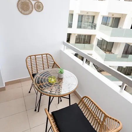 Lazuli & Pool 501 Апартаменты Ларнака