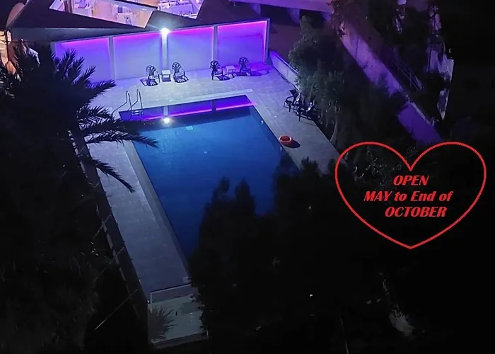 Lazuli & Pool 501 * Λάρνακα