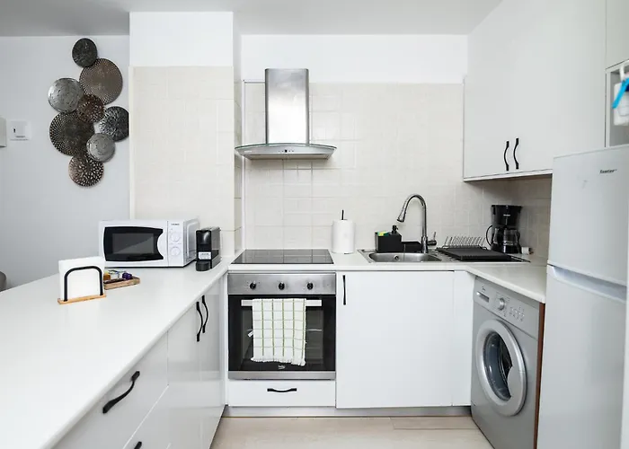 Lazuli & Pool 501 Λάρνακα