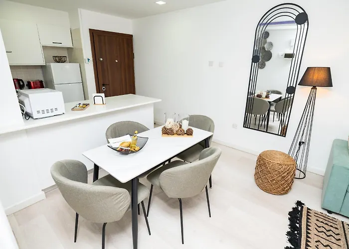 Lazuli & Pool 501 Διαμέρισμα *