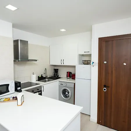 Lazuli & Pool 501 * Larnaca