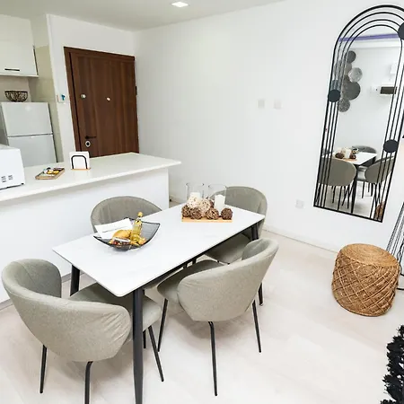 Lazuli & Pool 501 Apartment *